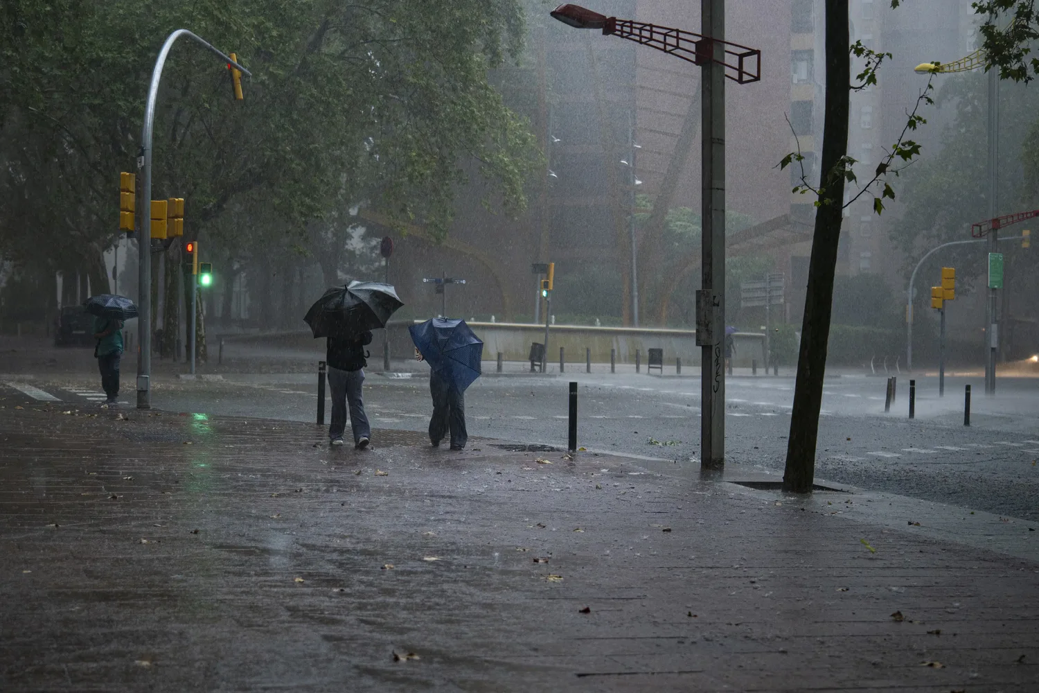 Ocho comunidades bajo aviso en el inicio de un fuerte episodio de lluvias que durará hasta el lunes