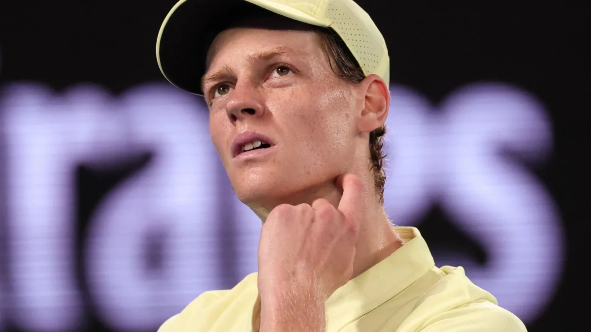 Sinner, anche il Six Kings Slam è in forte dubbio: il ginocchio non guarisce. Il piano per non perdere le Atp Finals di Torino