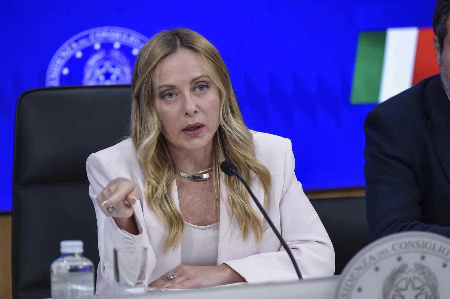 «Io sono Giorgia Meloni»: la premier ha depositato il suo timbro vocale per proteggersi dai deepfake