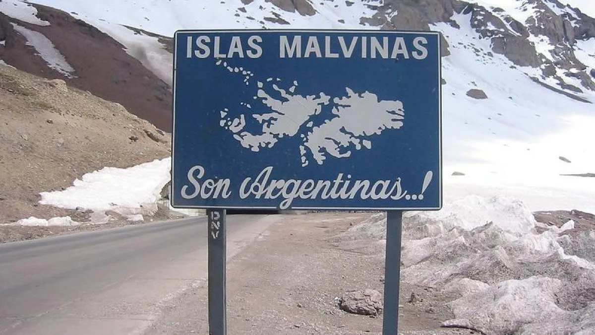 Isole Falkland, Milei riapre la questione: «Regno Unito in declino, prevarremo». L'appoggio di Trump e il petrolio nel mare