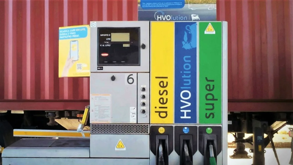 Prezzo carburanti, Eni fissa un tetto massimo: da lunedì 1,99 euro per la benzina e 2,19 per il gasolio