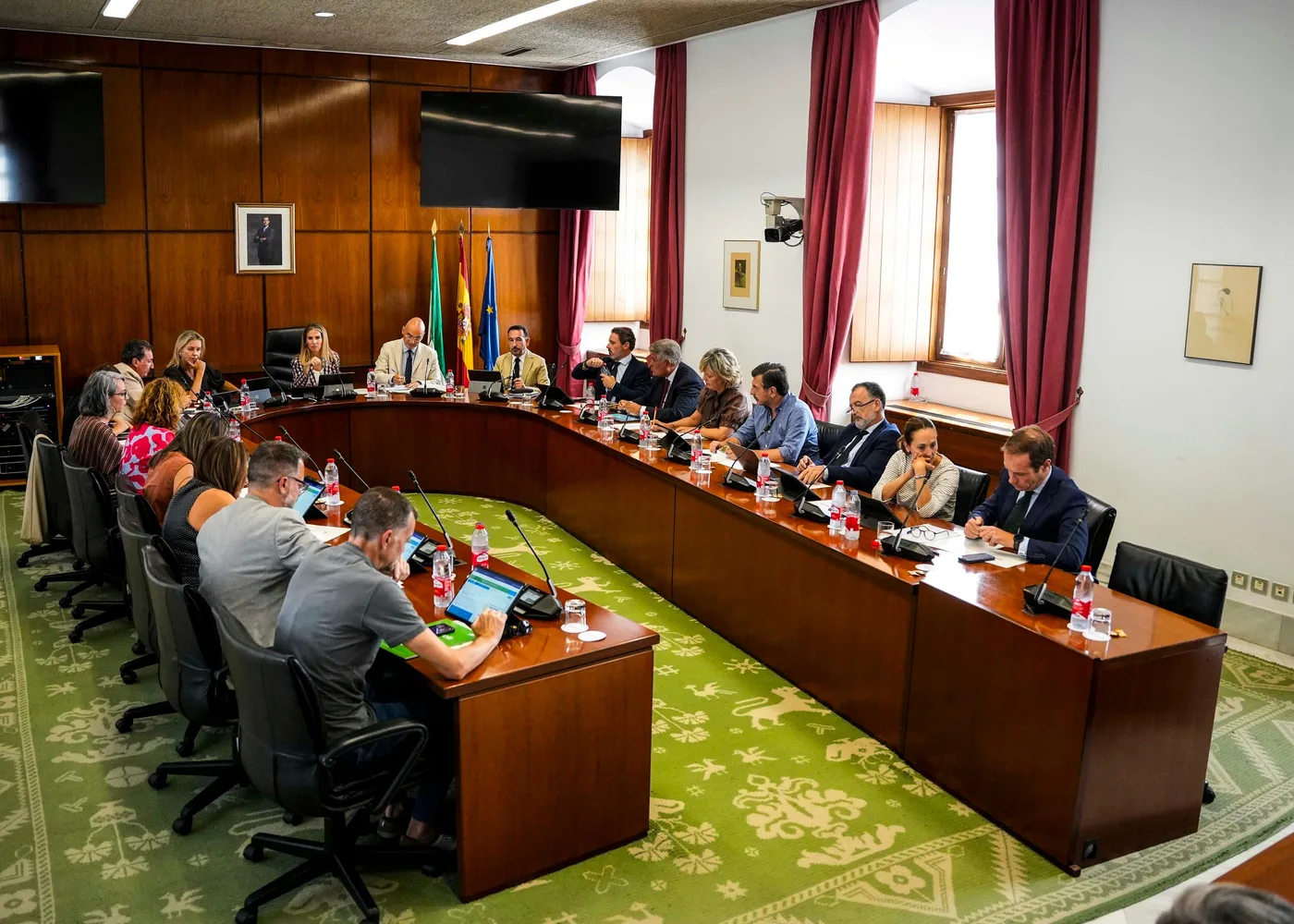 La izquierda andaluza propina la primera derrota parlamentaria de PP y Vox