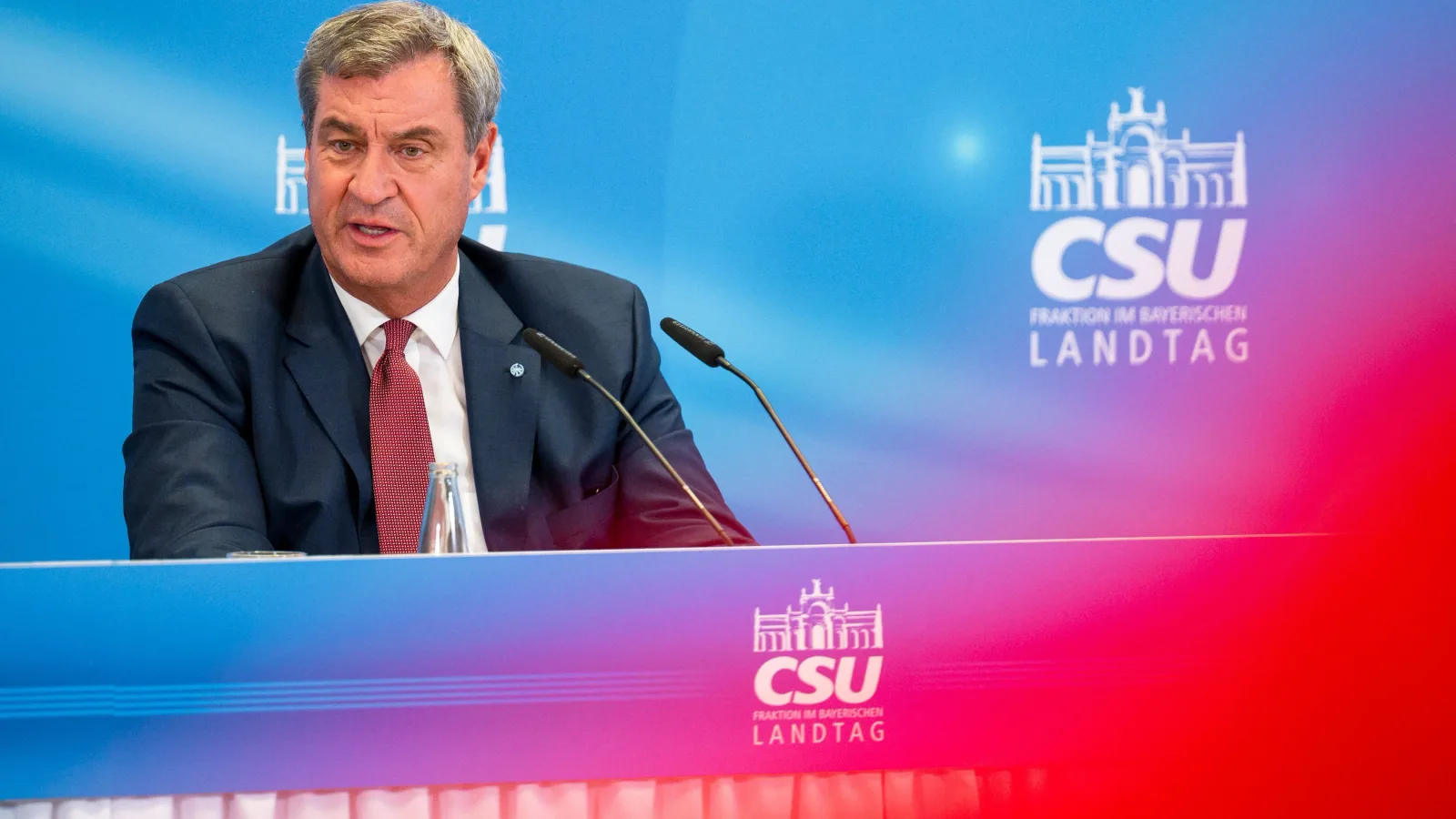 CSU-Klausur: Mit Blasmusik gegen AfD und Linke