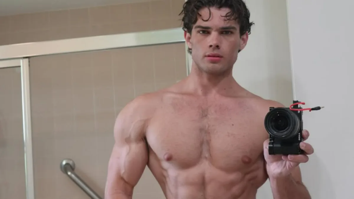 Clavicular accusato di stupro da un'influencer minorenne. Chi è il «guru del bone smashing» vicino alla destra Usa