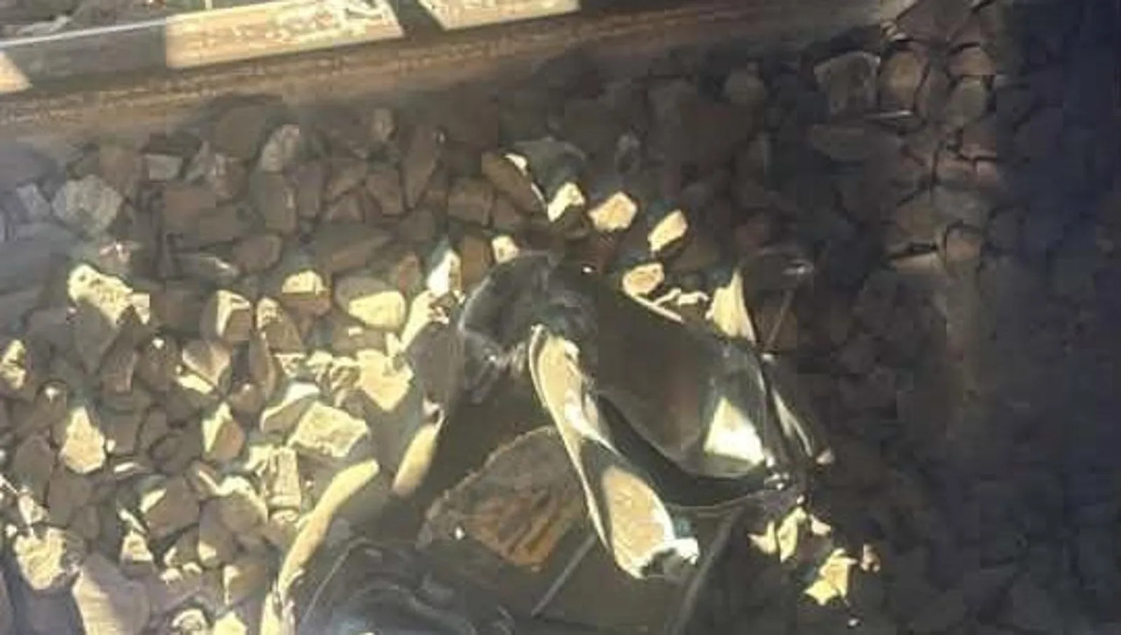 Urto tra due treni tra Rignano e Pontassieve, prigionieri i pendolari a bordo