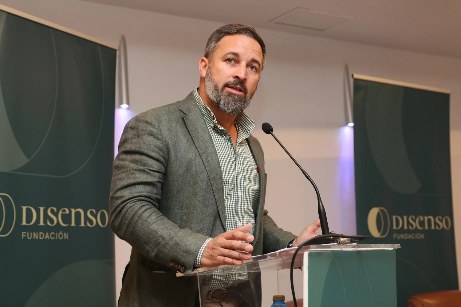 La ley permite a las fundaciones recibir donaciones prohibidas a los partidos de los que dependen