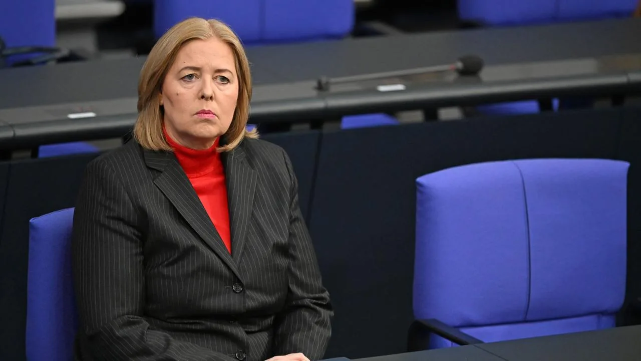 Gegenwind im Bundestag - Arbeitsministerin Bas verteidigt Reformen