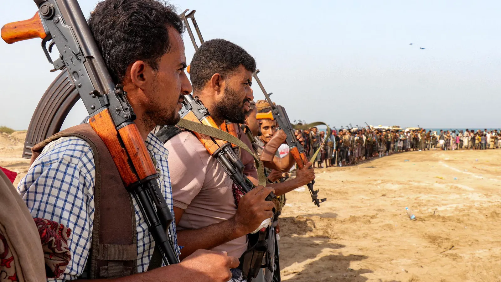 La milizia filo-sciita silenziosa e tenace che vuole il Mar Rosso, chi sono gli Houthi