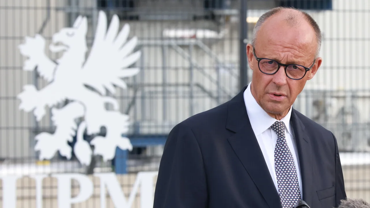 Merz: 'Non lasciamo che l'AfD distrugga il paese con le sue parole'. Proteste a Magdeburgo contro l'estrema destra