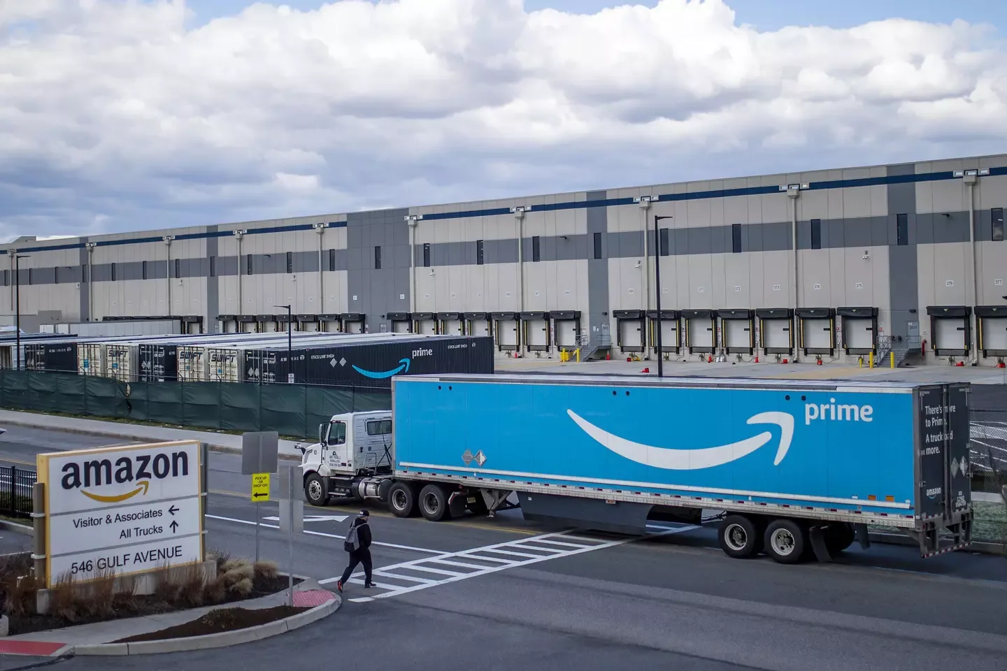 Four ex-Amazon employees sue company, alleging bias against pregnant workers