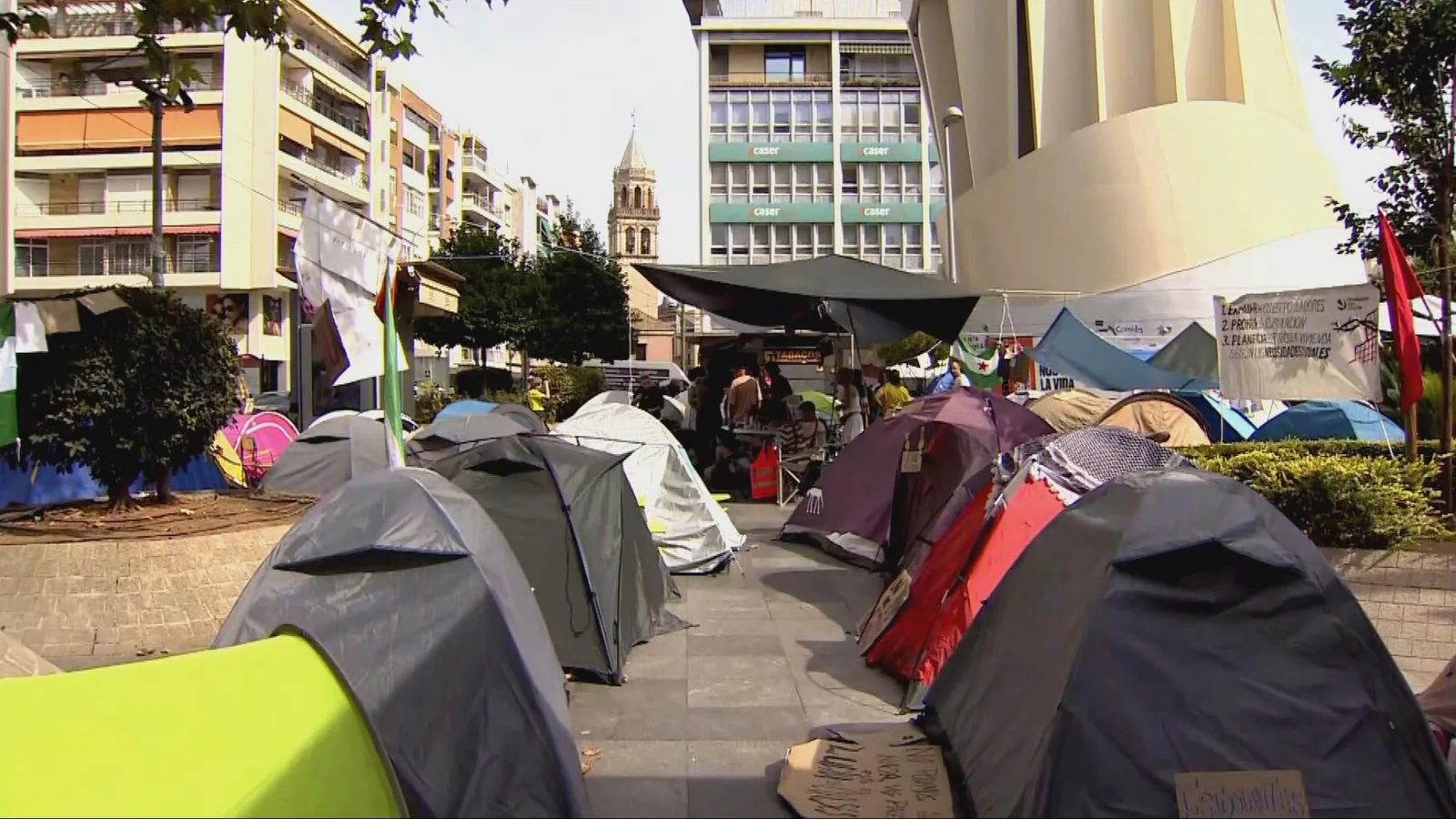 Le tende di Madrid e i costi della casa
