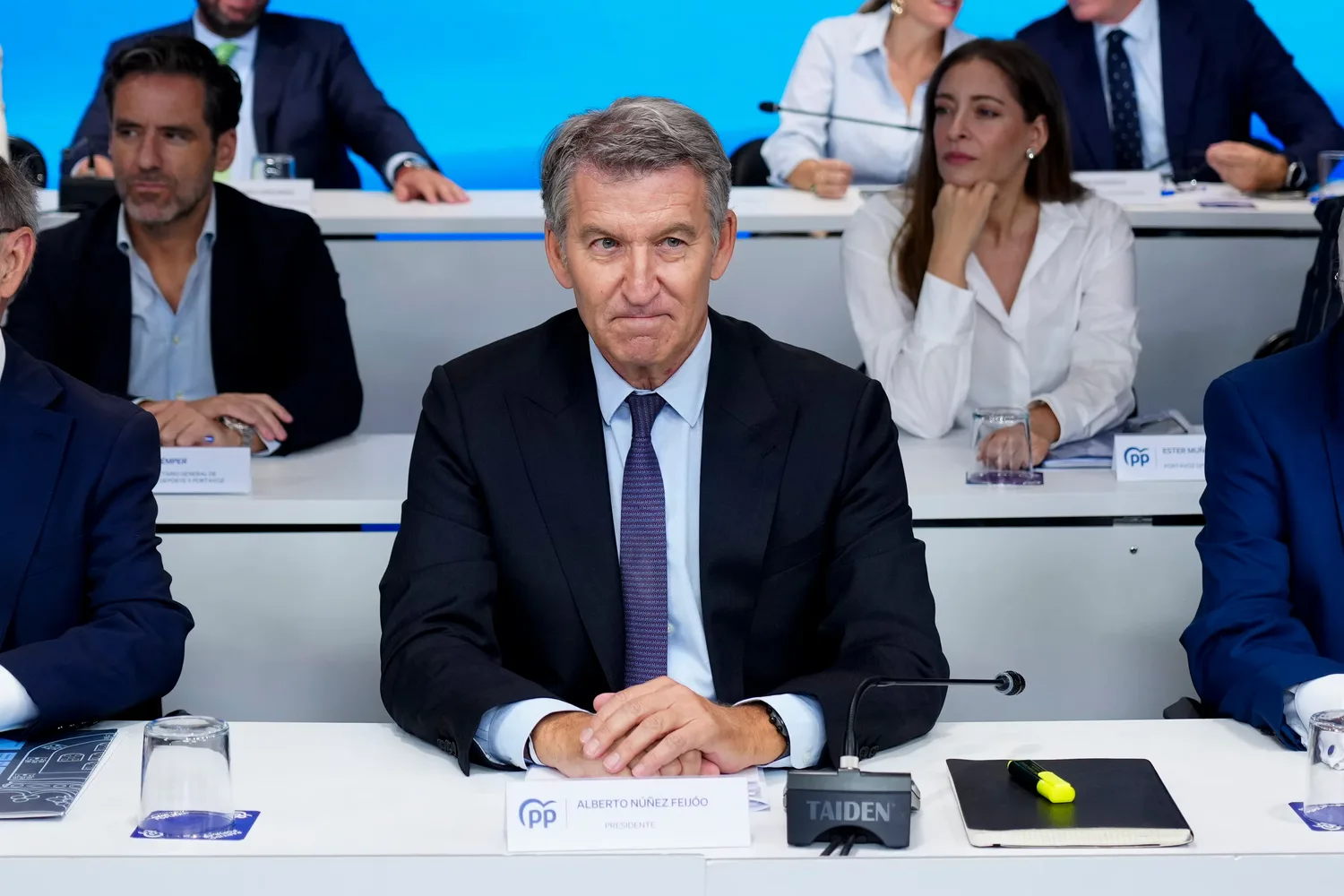 Feijóo, ante la plana mayor del PP: “Nadie va a resolver el problema de la vivienda en cinco minutos”