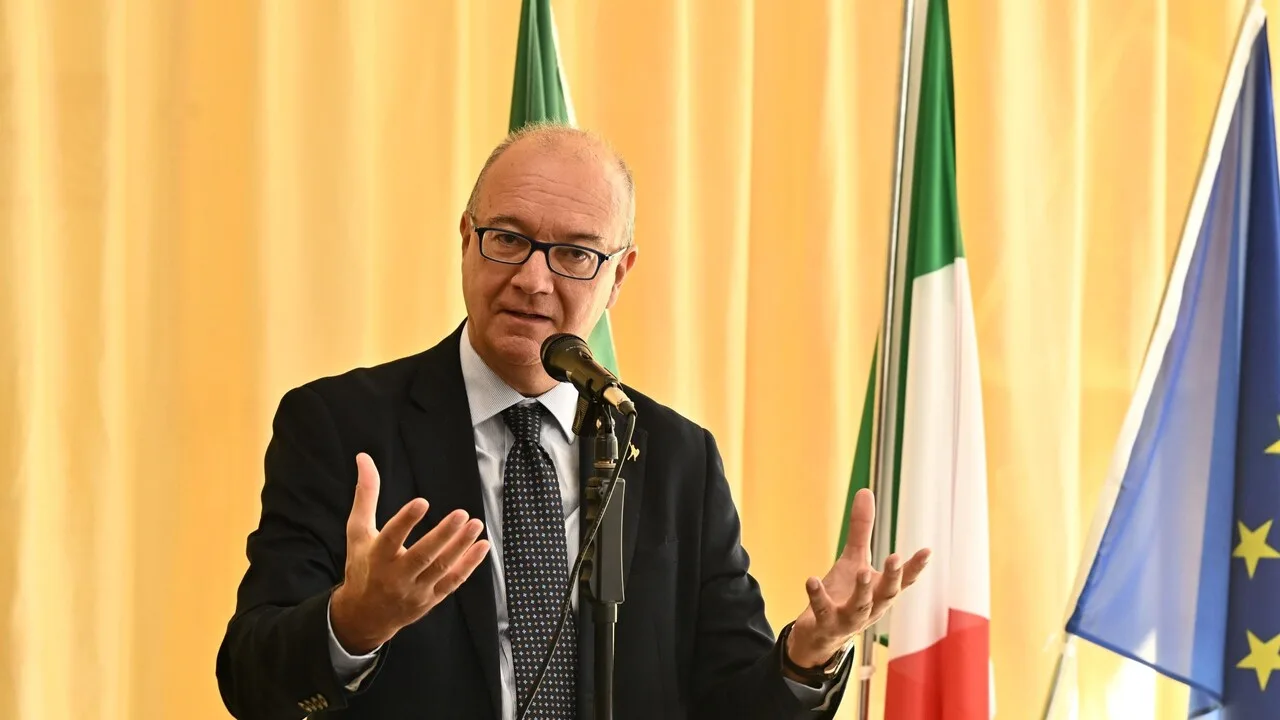 Valditara: 'La norma sul tetto agli stranieri a scuola sarà un decreto legge'