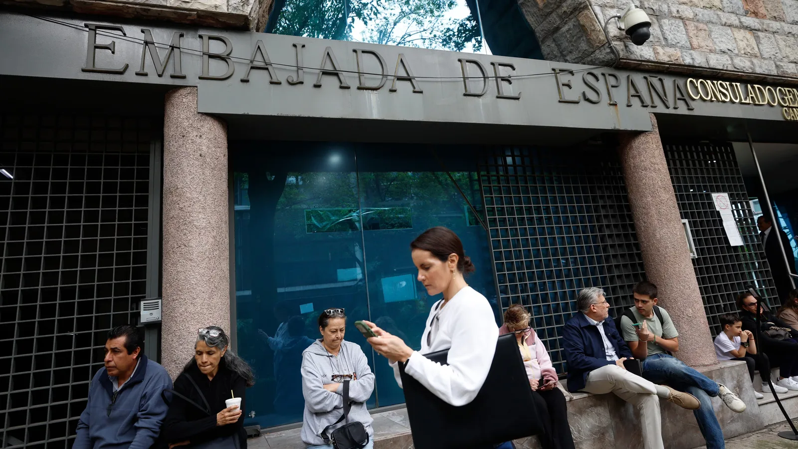 Unas elecciones con miles de españoles sin derecho al voto por la ‘ley de nietos’