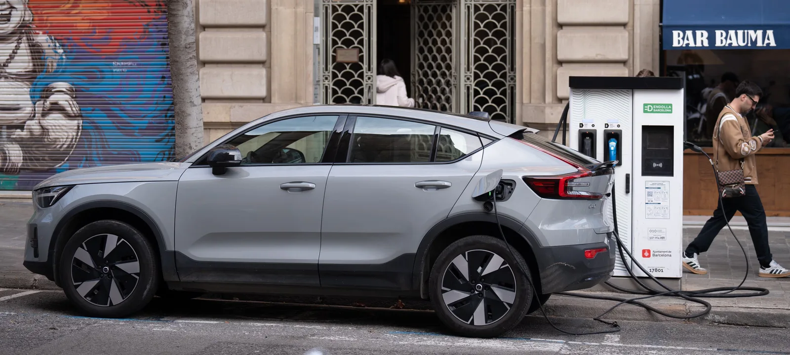 Detector de bulos ambientales | No, no te van a cobrar por circular con un coche eléctrico