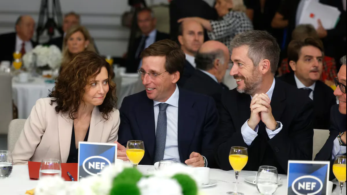 Ayuso advierte de un pucherazo y pide a la gente que no vote por correo