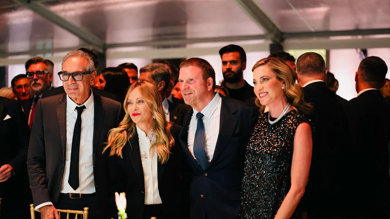 Meloni alla cena di gala della Milano Fashion Week. 'Il governo c'è per la moda'