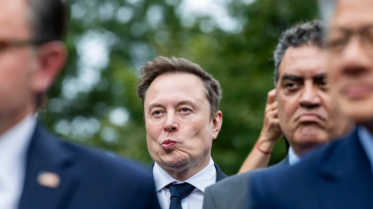 Musk interrompe 'bruscamente' la relazione con la madre di quattro dei suoi figli
