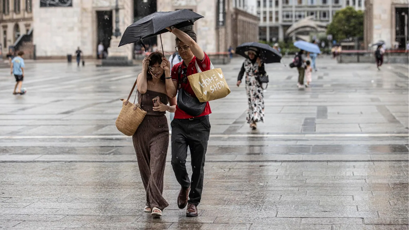 Meteo, perturbazione in arrivo al Centro-Nord con piogge e calo termico